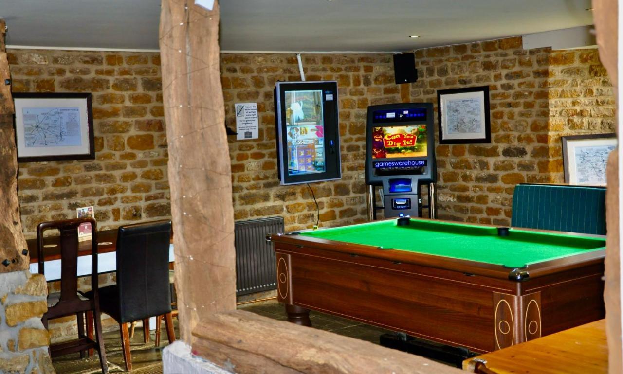 The Hollybush Inn And B&B Priors Marston Bagian luar foto