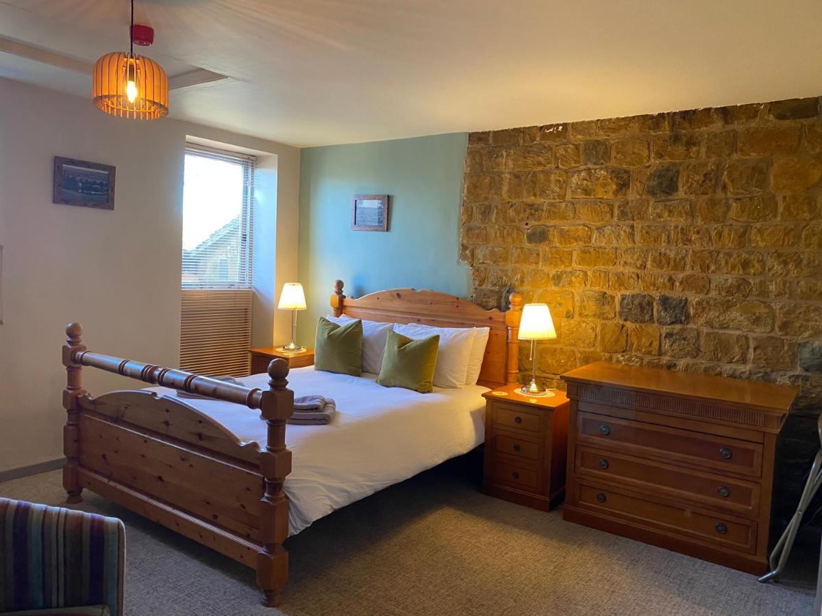 The Hollybush Inn And B&B Priors Marston Bagian luar foto