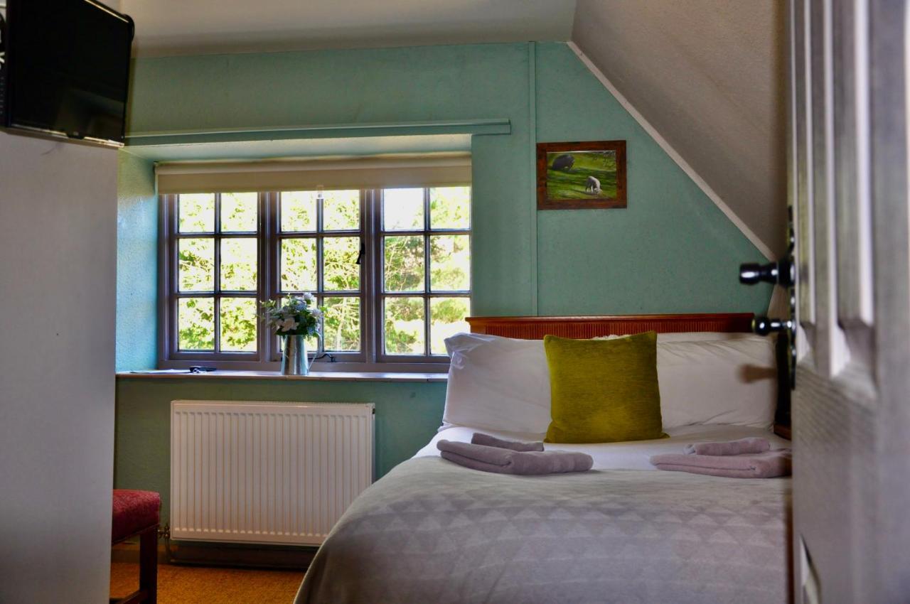 The Hollybush Inn And B&B Priors Marston Bagian luar foto