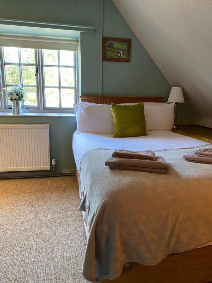 The Hollybush Inn And B&B Priors Marston Bagian luar foto