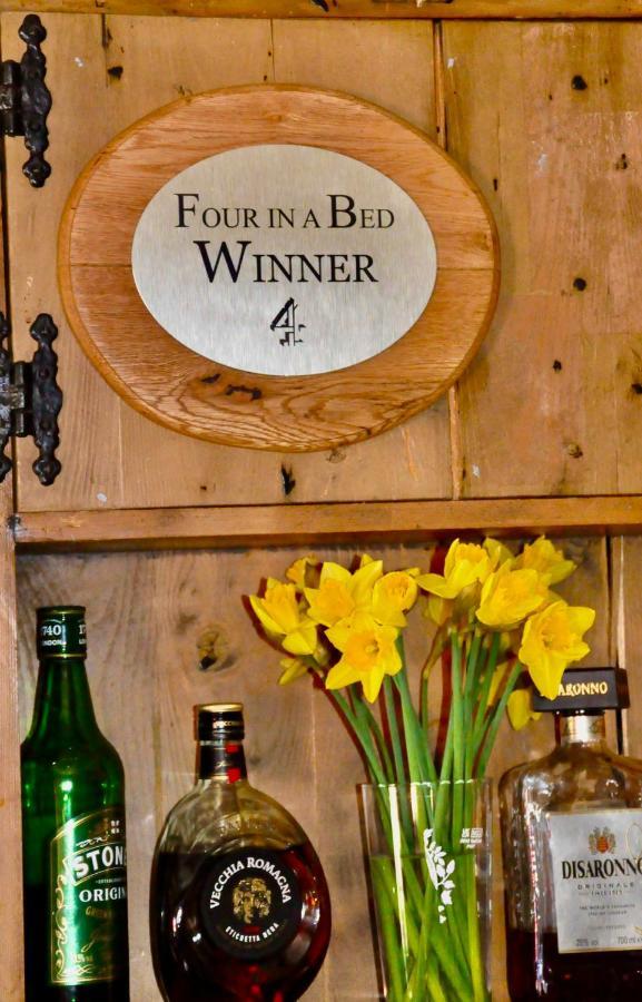 The Hollybush Inn And B&B Priors Marston Bagian luar foto