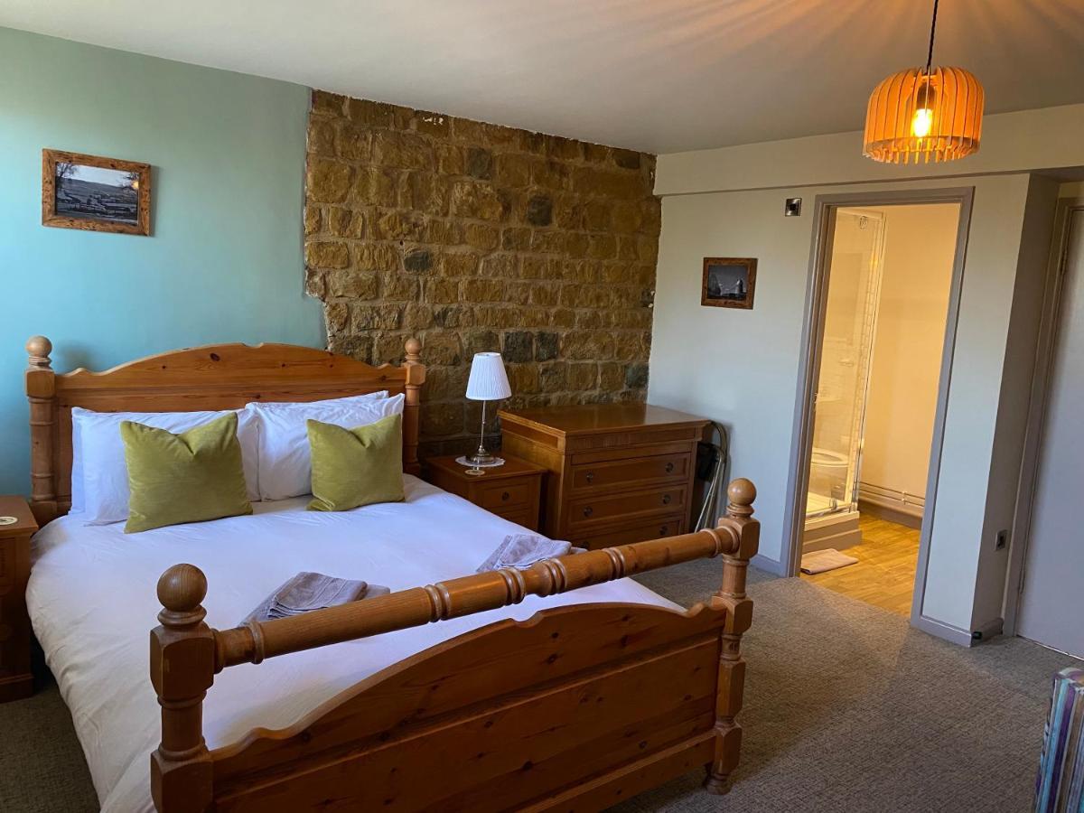 The Hollybush Inn And B&B Priors Marston Bagian luar foto