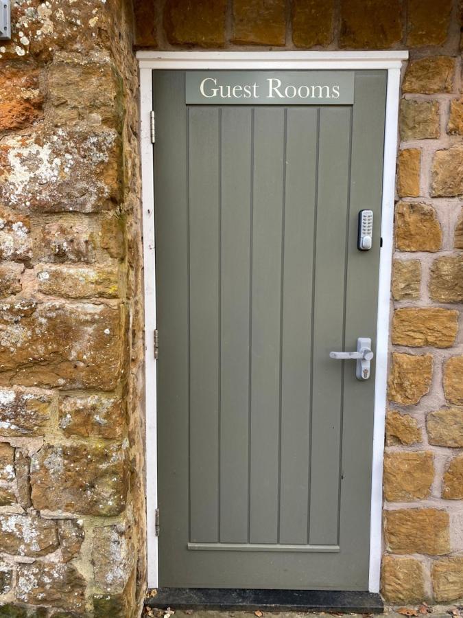 The Hollybush Inn And B&B Priors Marston Bagian luar foto