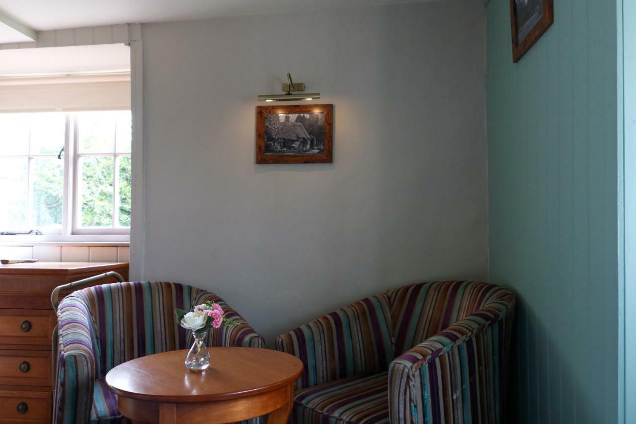 The Hollybush Inn And B&B Priors Marston Bagian luar foto