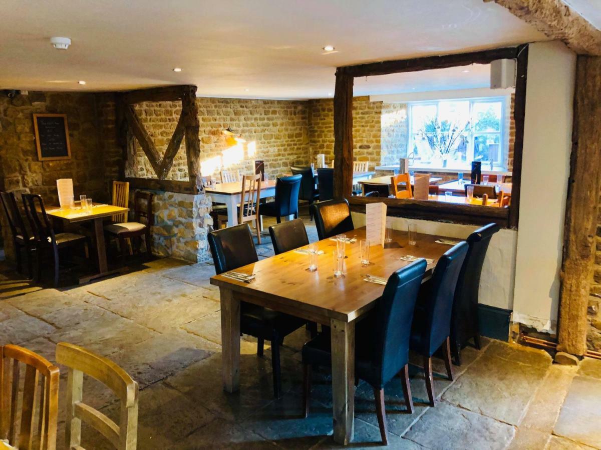 The Hollybush Inn And B&B Priors Marston Bagian luar foto