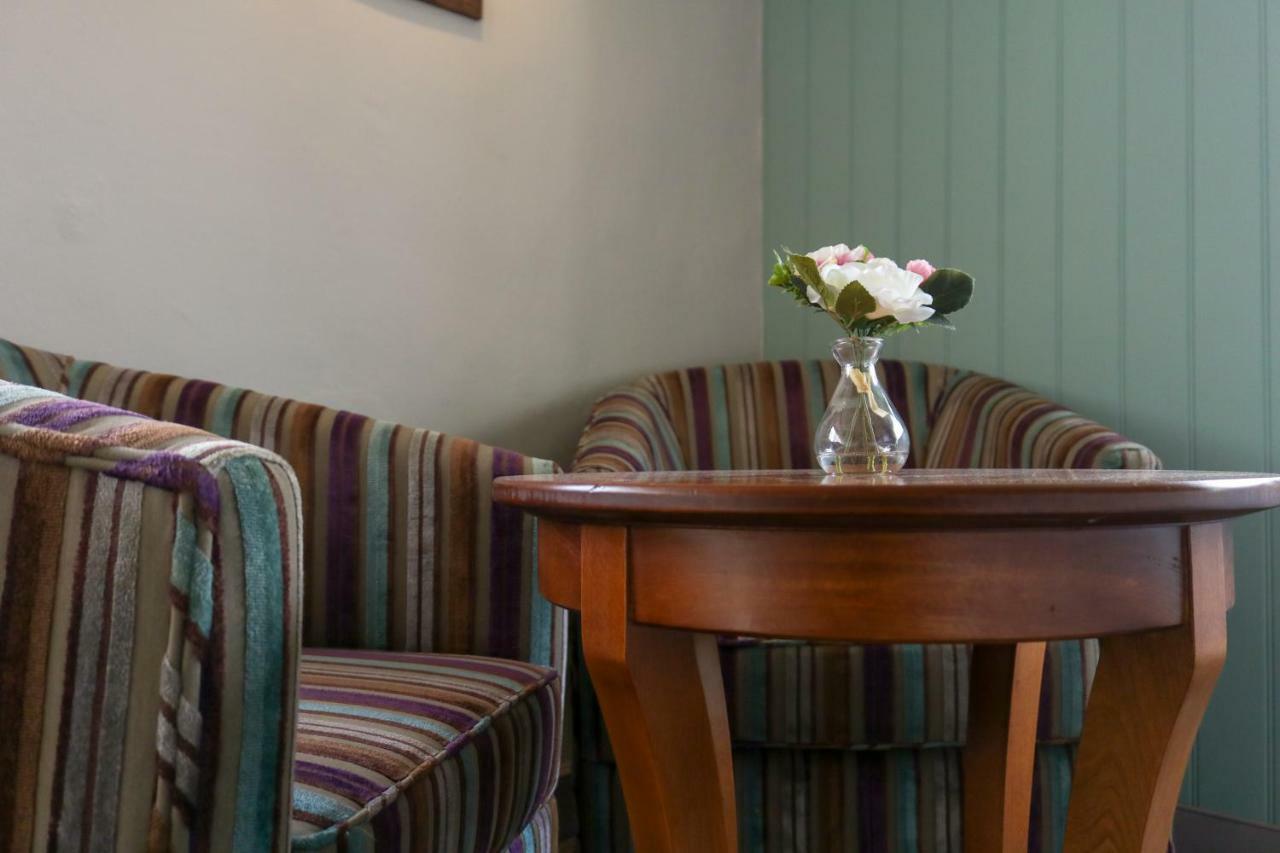 The Hollybush Inn And B&B Priors Marston Bagian luar foto