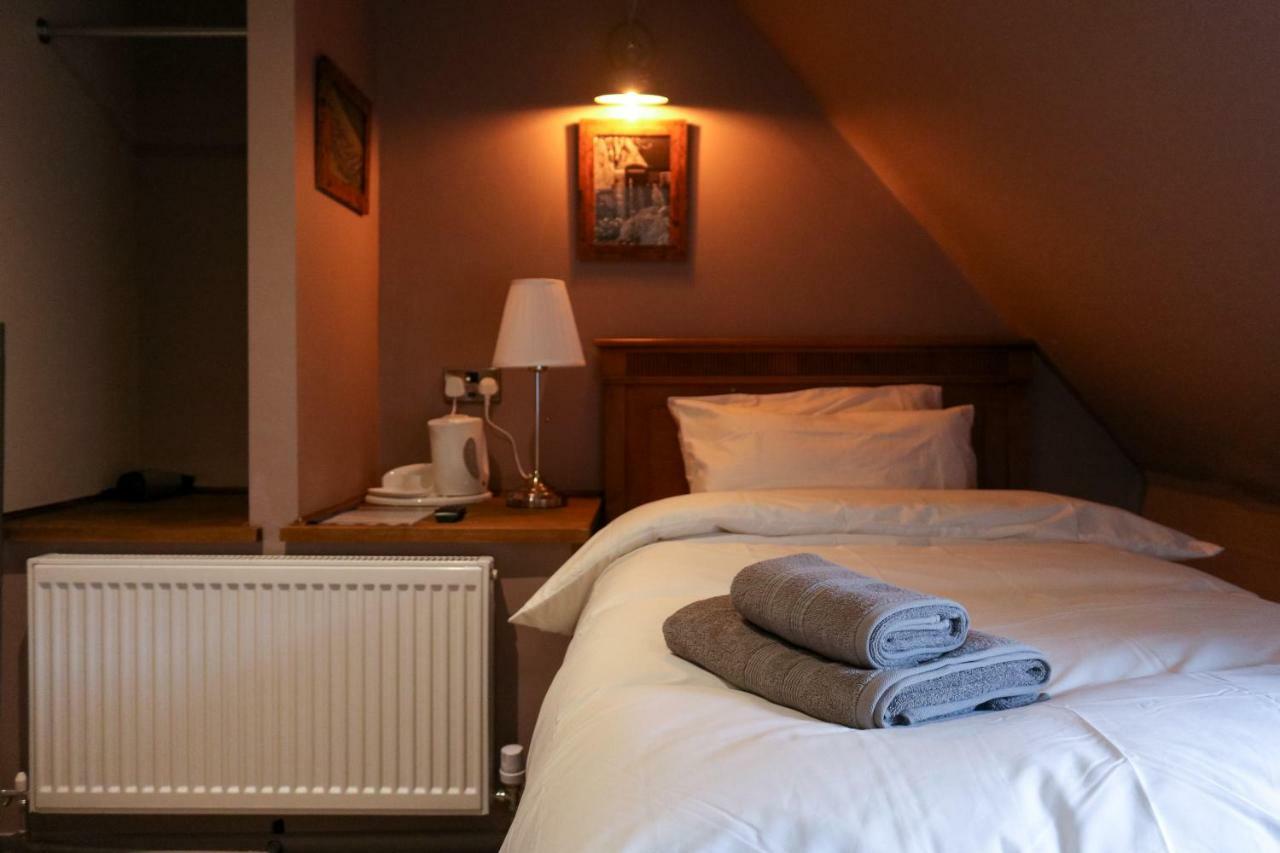 The Hollybush Inn And B&B Priors Marston Bagian luar foto