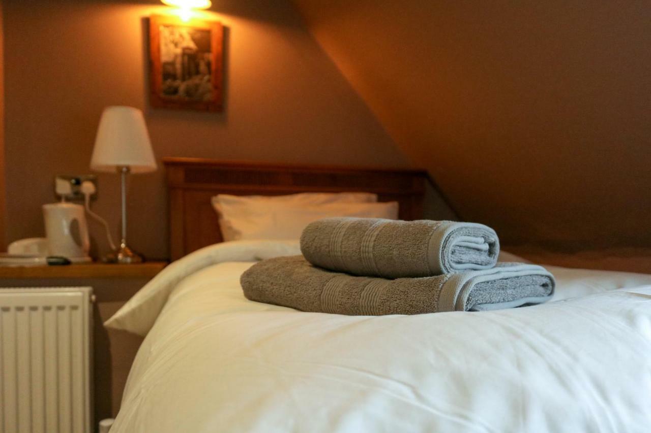 The Hollybush Inn And B&B Priors Marston Bagian luar foto