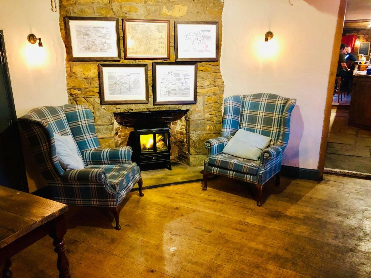 The Hollybush Inn And B&B Priors Marston Bagian luar foto