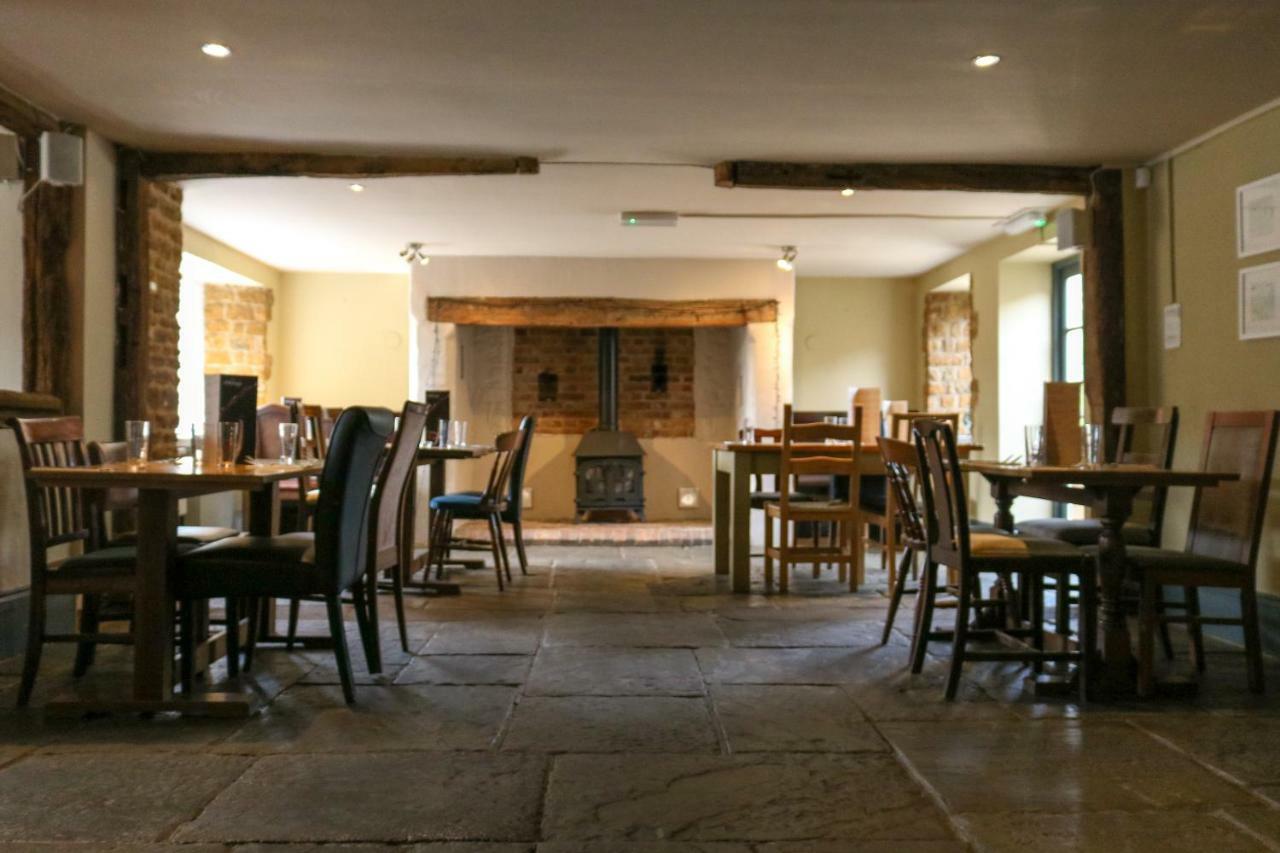 The Hollybush Inn And B&B Priors Marston Bagian luar foto